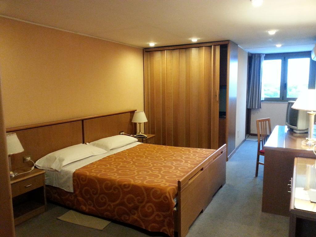 Residenze Garden Aparthotel Rome Bagian luar foto